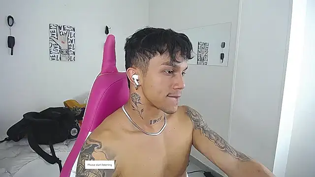 Leonard_Price Live XXX-Chat