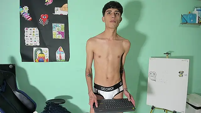 TYLERhHOT2005 Show Webcam