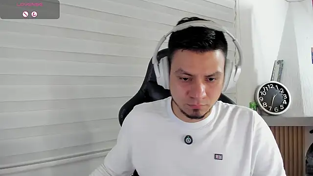 Rick_Adams 即時 XXX 聊天