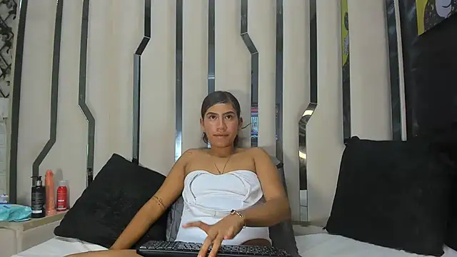 MilaDivine Live XXX-chat