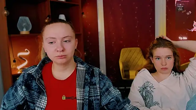 mila_glow1 – Kamerová šou