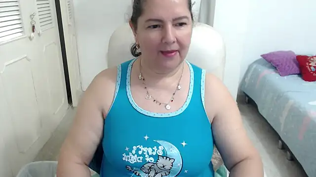 leonela_69のライブXXXチャット