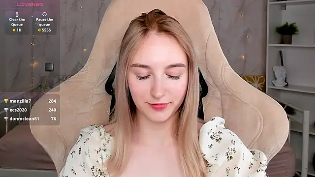 Shy_Polly live XXX chat