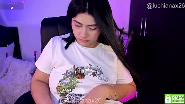 lucy26_ Chat XXX in diretta