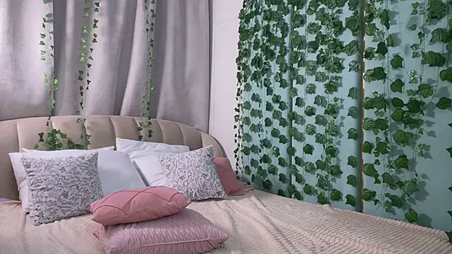 Love_is_Lola's Live XXX Chat