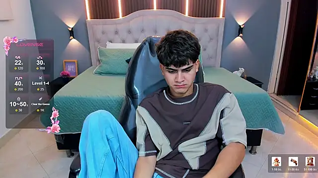 Chat XXX en directo de Tommy18__