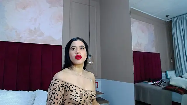 GiaTegel's Live XXX Chat