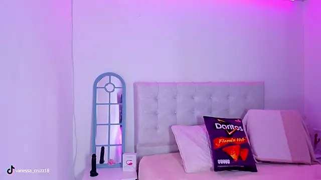 Vanessa_cruz_18 Webcam show