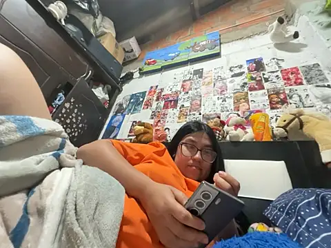 violeta_818 élő XXX-chatje