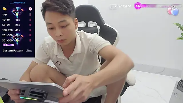 Naughty___asian 网络视讯表演