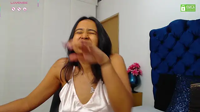 Lili666_ Chat XXX in diretta