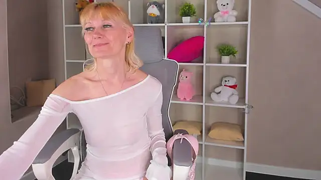 Julie_Lucas Chat XXX live