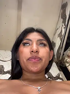 XXX chat uživo modela BrunetteBliss69