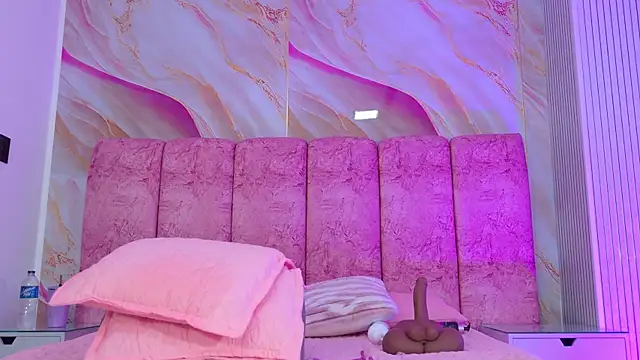 emmacurvy Chat XXX in diretta