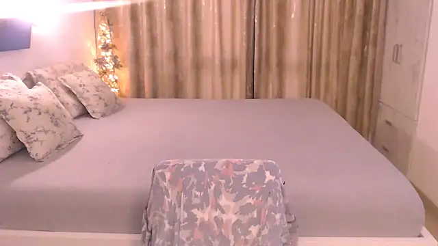 Онлайн чат XXX Raisshy