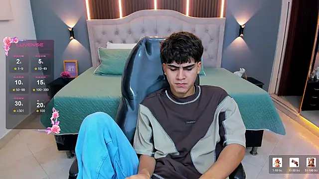 Živý XXX chat Tommy18__