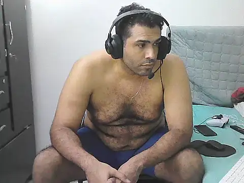 AlphaLatinoBear webkamerás műsora