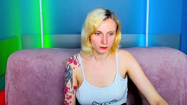 LikiLipsn Live XXX chat