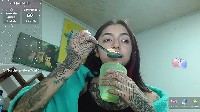 ZoeBakers_ লাইভ XXX চ্যাট