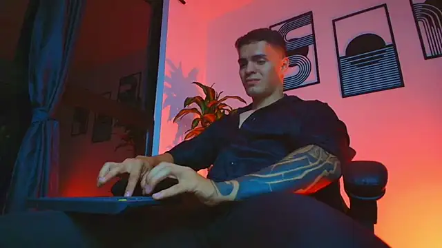 ALPHA_DOMINUS_ live XXX chat