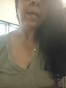 NakedMILFx 现场XXX聊天