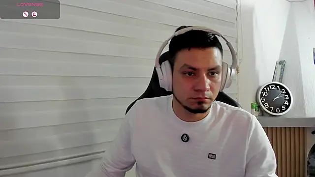 XXX chat uživo modela Rick_Adams