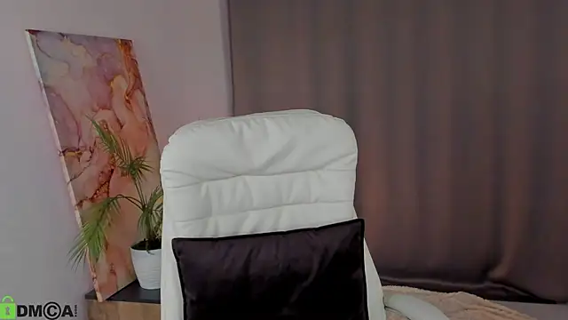 LeticiaRomano: онлайн-секс-чат