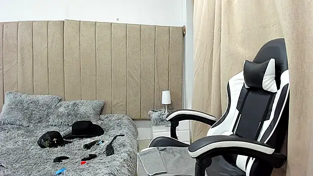 pipe_hot04 Adlı Modelin Canlı XXX Sohbeti