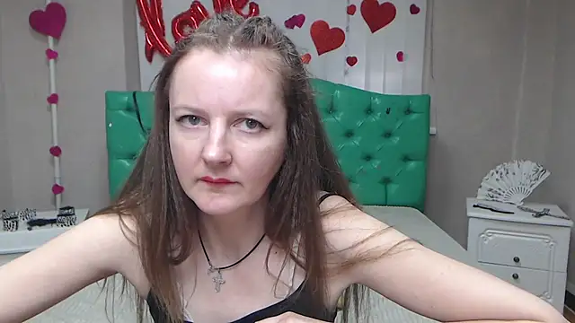 MeganPirsのライブXXXチャット