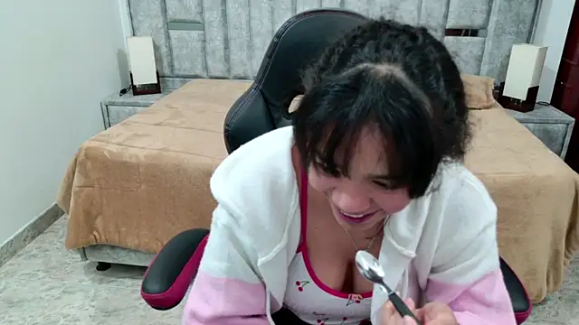 laureentt_のライブXXXチャット