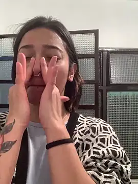 LilithMonette 现场XXX聊天