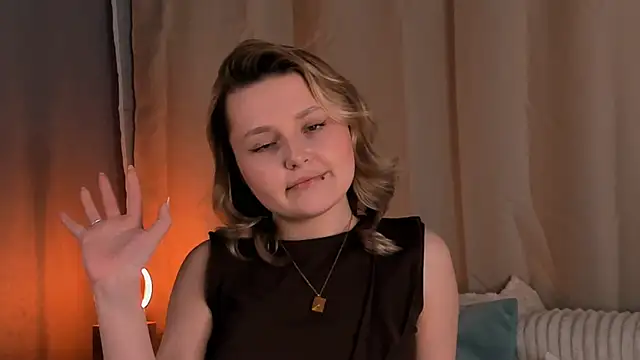 LorriMonz – Naživo XXX chat