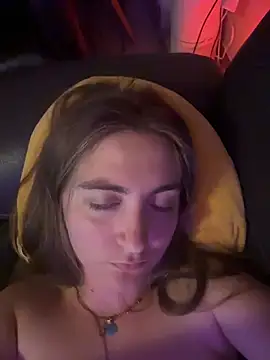 prettykitttty: διαδικτυακό σόου στην κάμερα