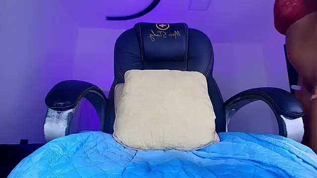 naomi_kyse Live XXX-chat