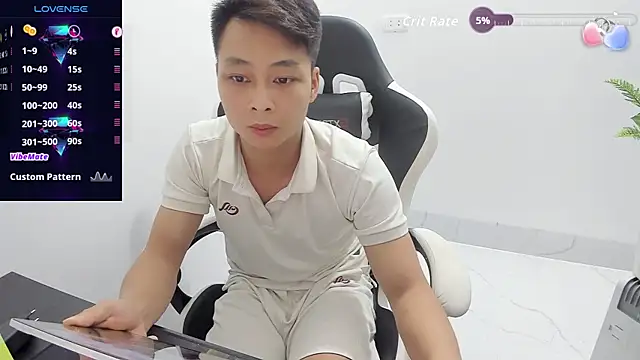 Naughty___asian 网络视讯表演