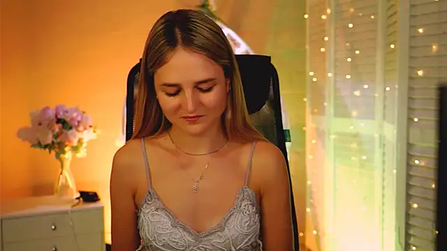 Chat +18 de DeboraLarson ao vivo