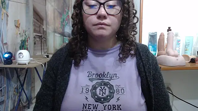 curly_greeneyed: απευθείας συνομιλία ΧΧΧ