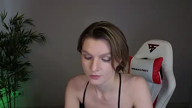 BjorkLight's Live XXX Chat