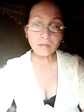 Chat +18 de Cucci07 ao vivo