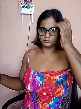 indianstrawberrylips4u: онлайн-секс-чат