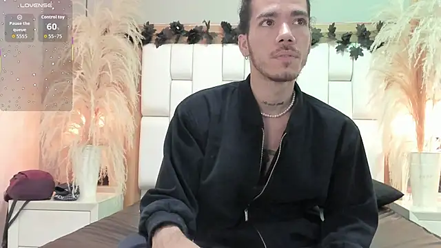 AngeloRoush webcam show