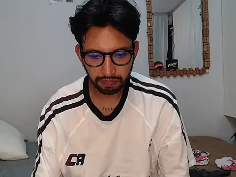 thomass1018 Webcamshow