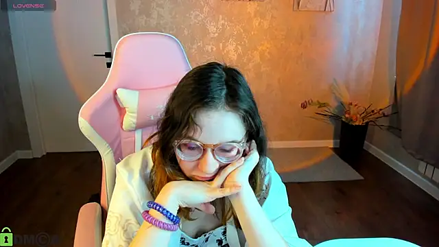 Aleks-caster Live XXX-chat