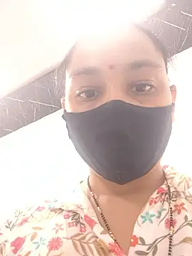 Saishaa Show in webcam