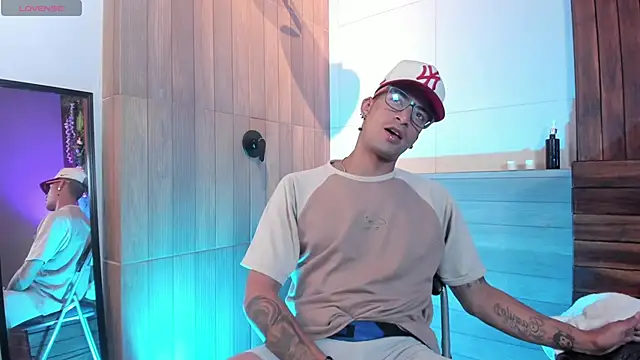 XXX chat uživo modela DrakeNeumann