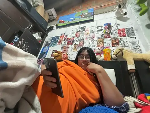 violeta_818 Adlı Modelin Canlı XXX Sohbeti