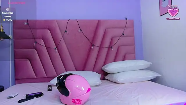 curvybuffgirllll Adlı Modelin Canlı XXX Sohbeti