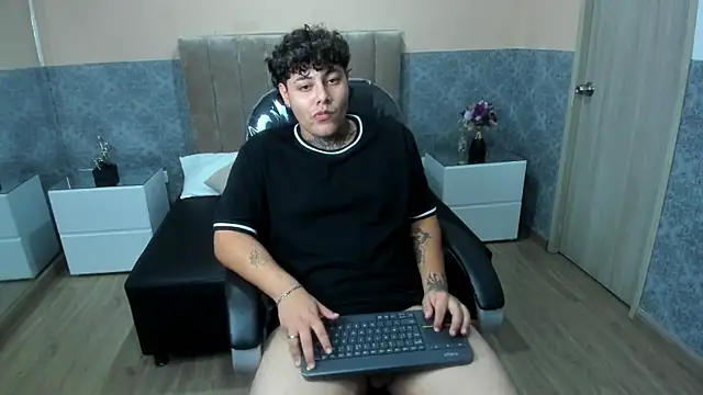 XXX chat uživo modela DAMON_SALVATTORE