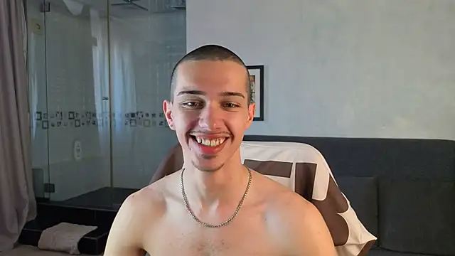 KaydenDrew Adlı Modelin Canlı XXX Sohbeti