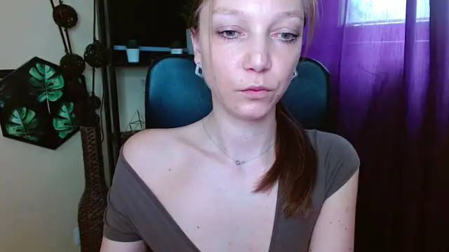 EmillyPlay Chat XXX live